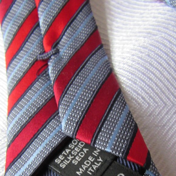 ERMENEGILDO ZEGNA 100% Silk Red Black & Silver Striped Tie  W 3" - Picture 3 of 5